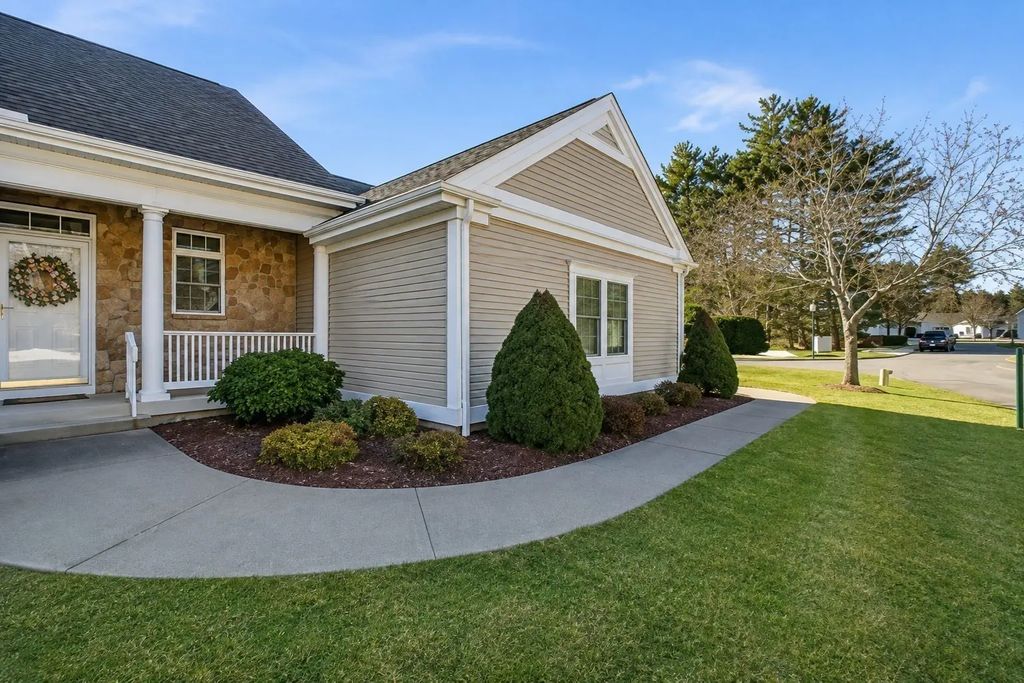 1 A Aspen Dr #1, Wilbraham
