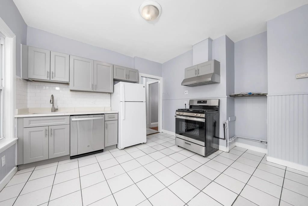 18 Edith Ave #2, Everett