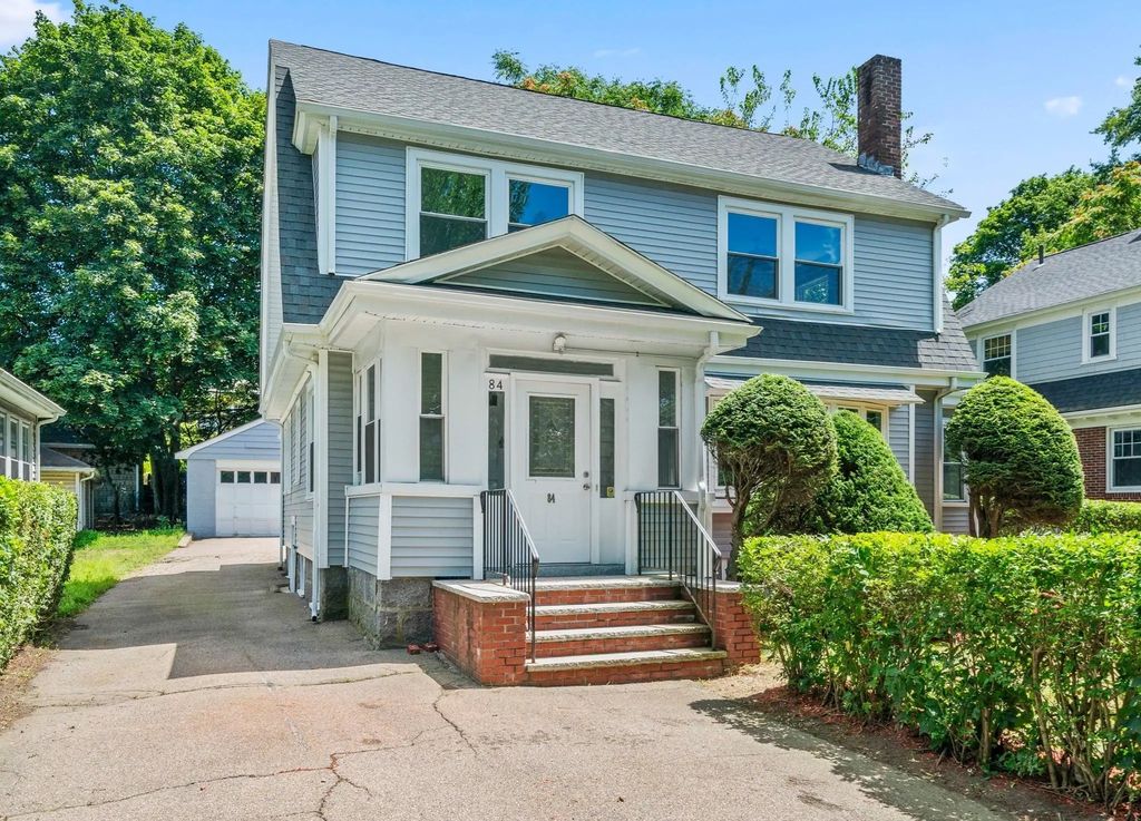 84 Blue Hills Parkway, Milton