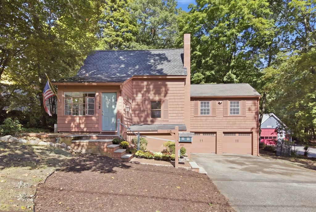 116 Green St, Woburn