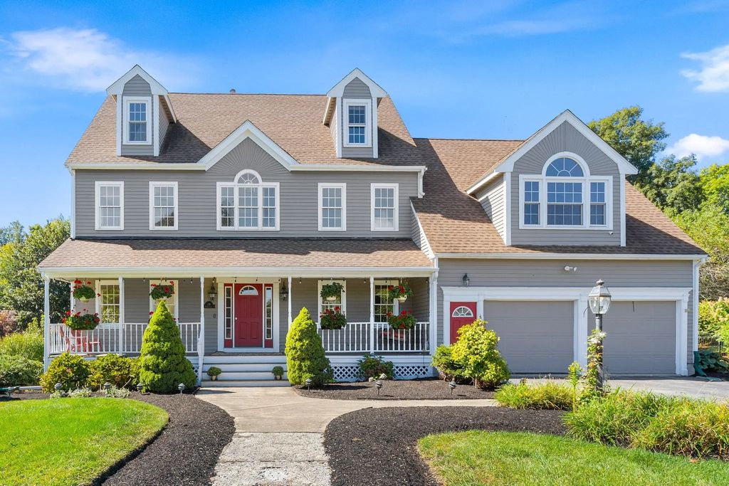28 Farmington Drive, Shrewsbury