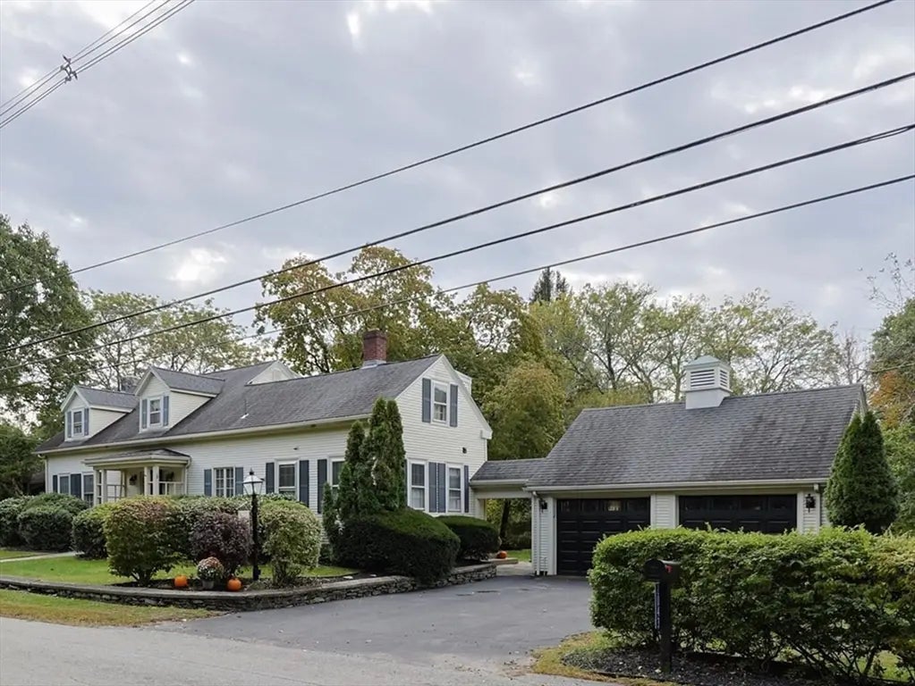 2043 Wellington Street, Dighton