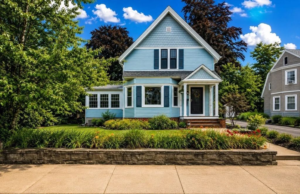 5 Prospect St, Attleboro
