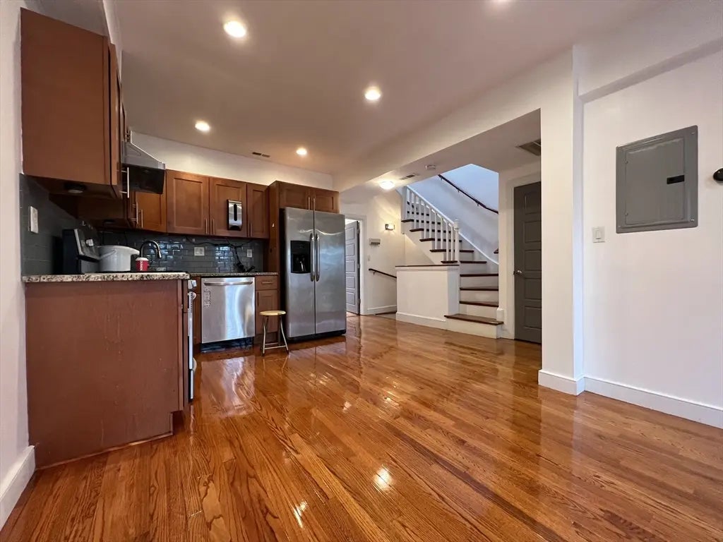 2 Mount Pleasant Pl #2, Boston