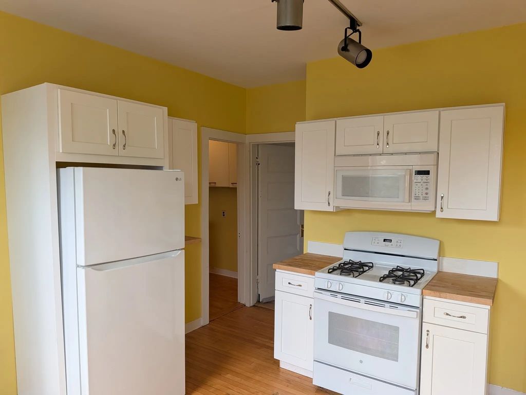 14 Glenwood Ave #2, Cambridge