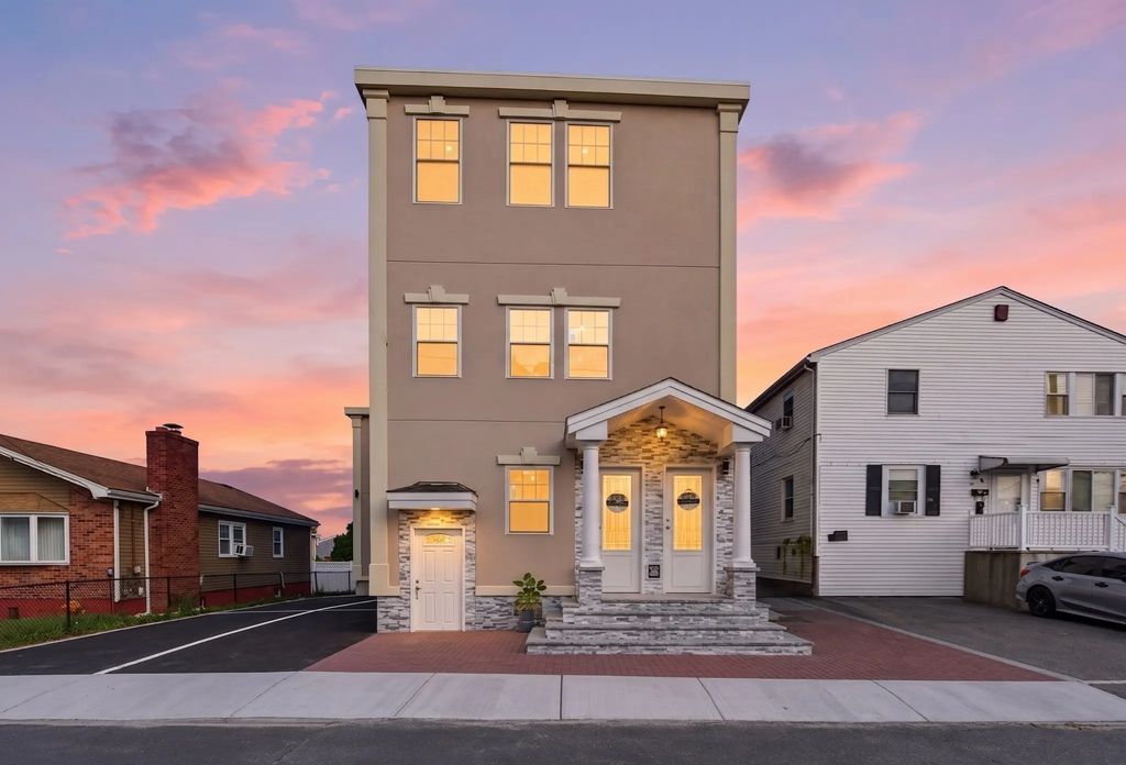 59 Larkin Street, Revere