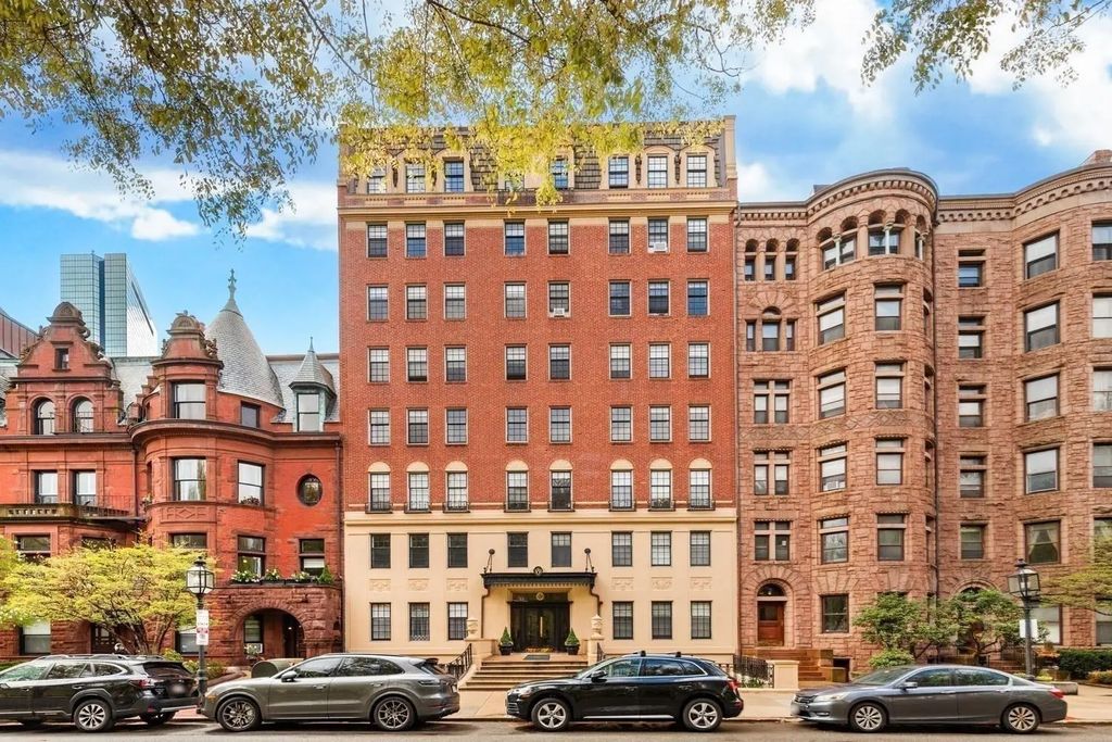 180 Commonwealth Ave #b, Boston