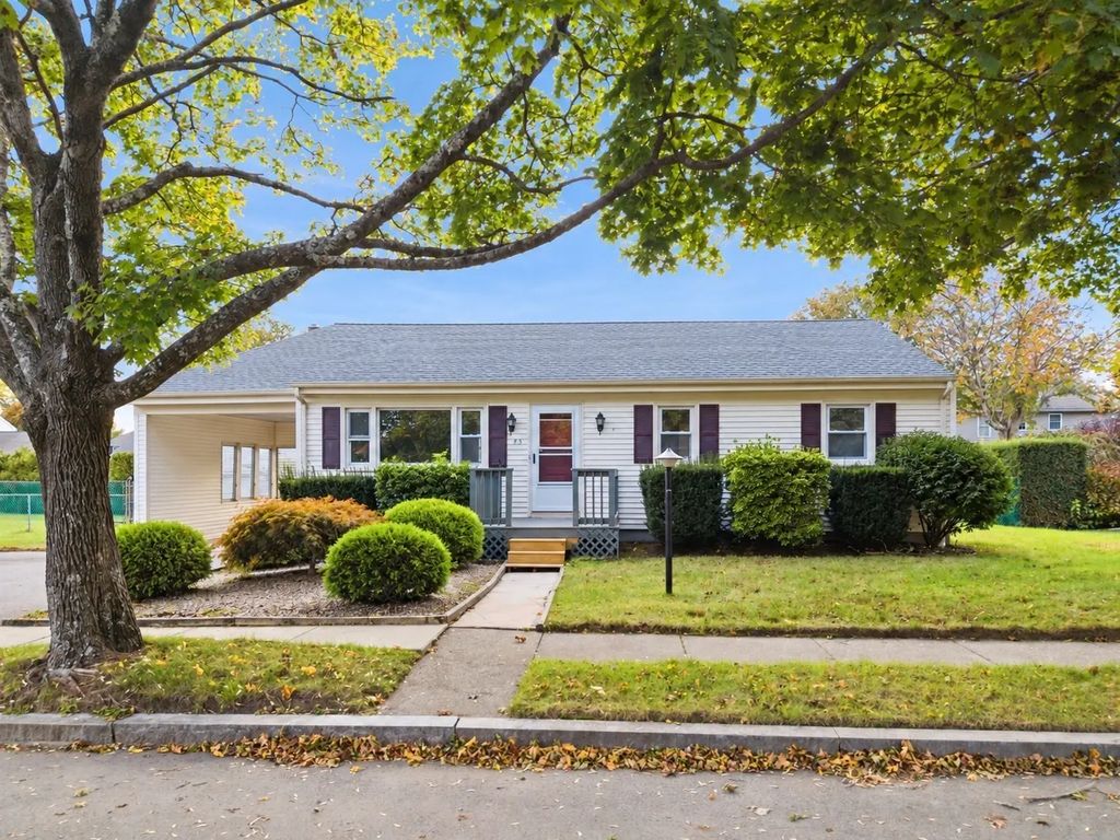 45 Pineridge St, New Bedford