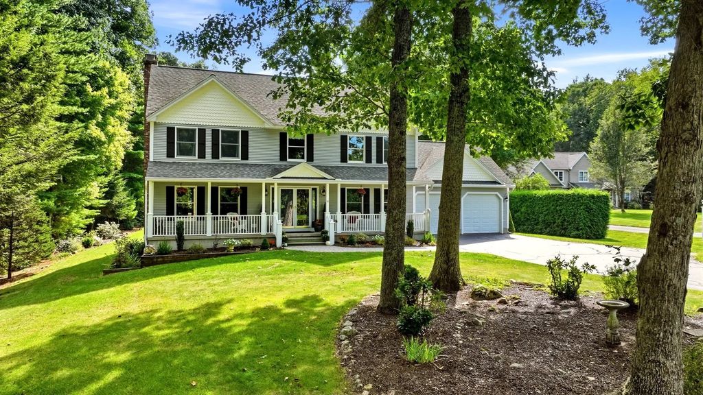10 Pearl Brook Road, Southwick