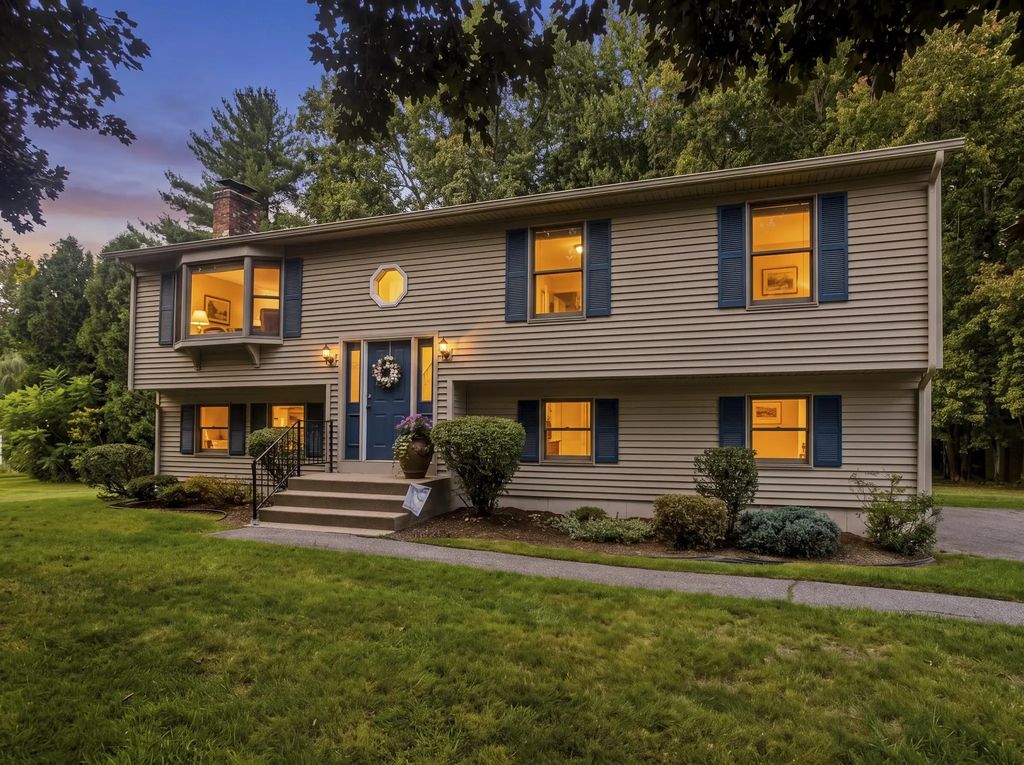5 Tamarack Ln, Agawam
