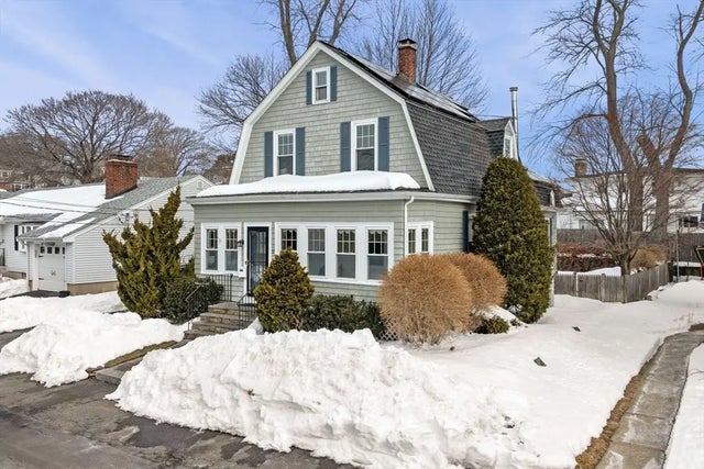 22 Hemenway Rd, Swampscott