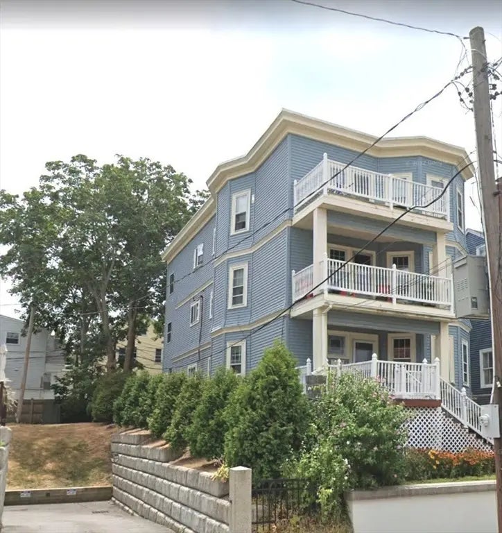 933 E Broadway, Boston
