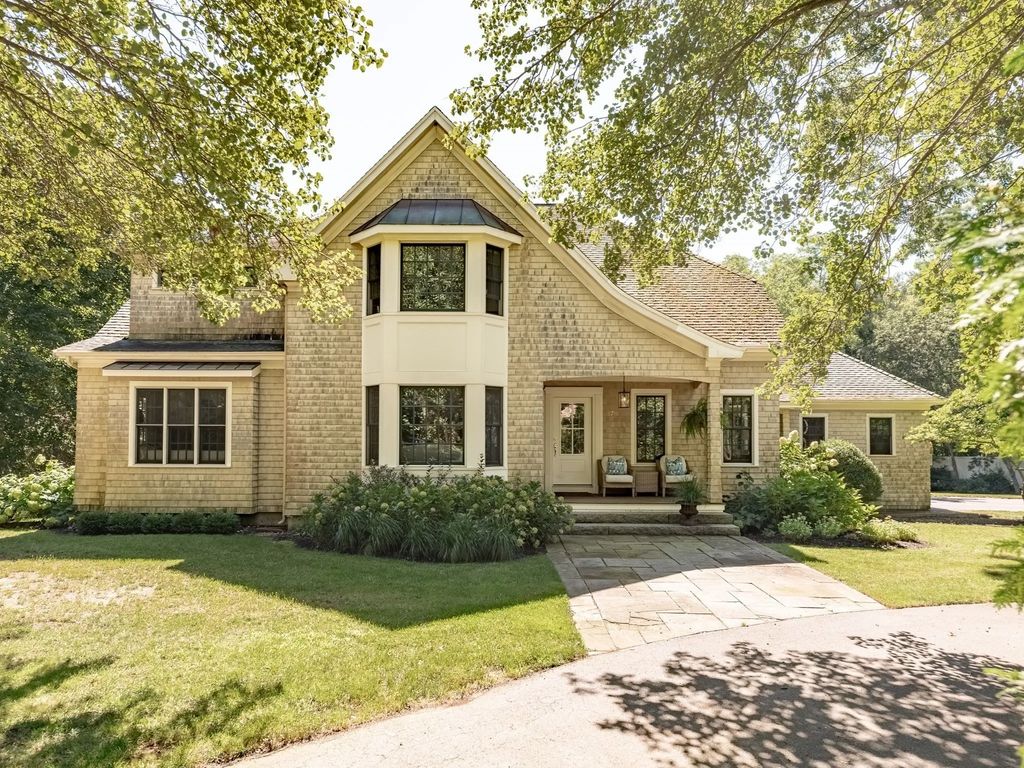347 Tremont St, Duxbury