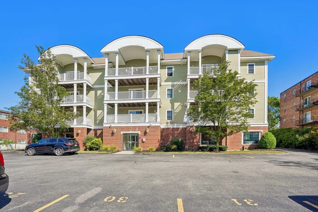 328 Copeland St #3a, Quincy