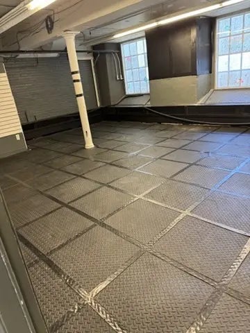 657 Quarry St #1r, Fall River