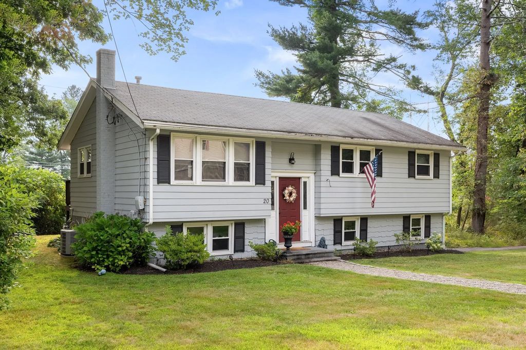 20 Robinhood Lane, Billerica