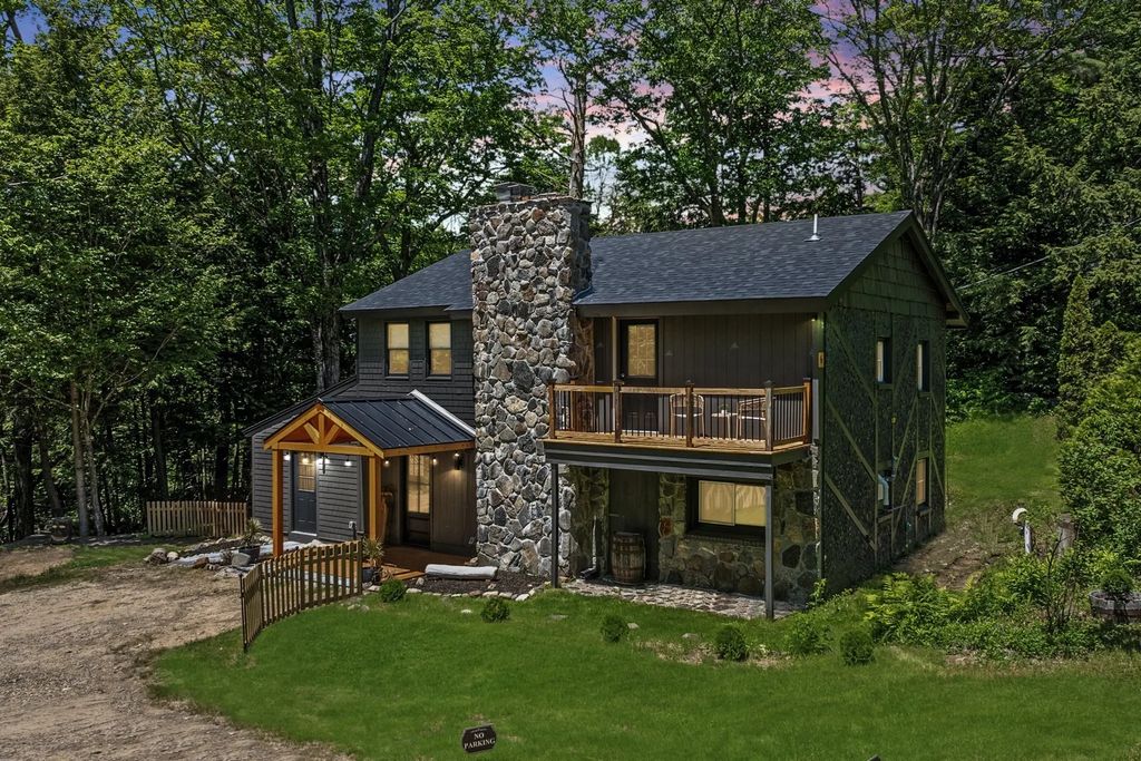 6 River Rd, Gilford