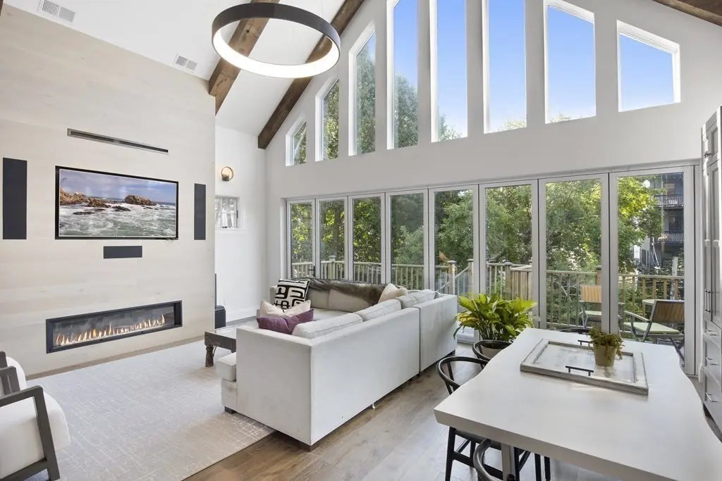 719 E 2nd St #ph3, Boston