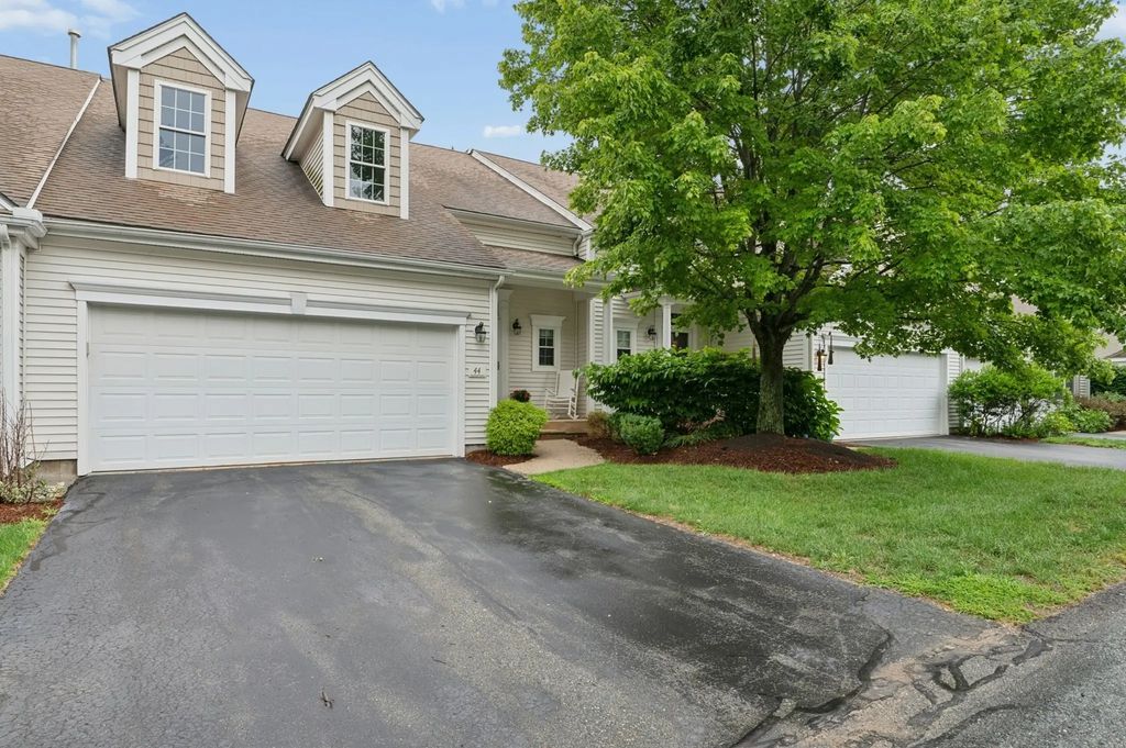 44 Cherry Ln #44, Grafton