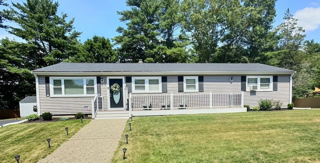 2 Mcfarlin Rd, Carver
