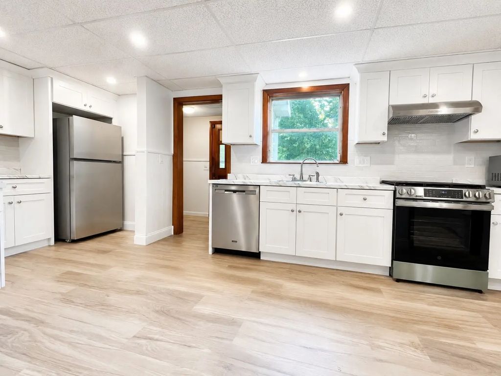 85 Walnut Street, Belmont