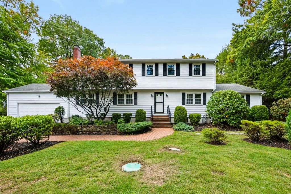 35 Eagle Dr, Sharon