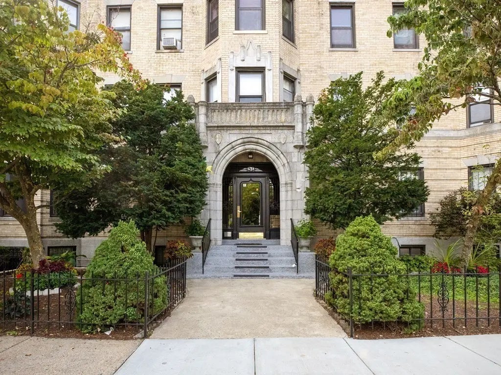 51 Park Drive #25, Boston