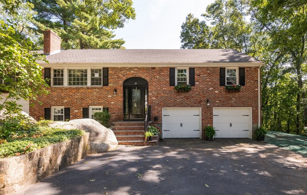 29 Doncaster Circle, Lynnfield