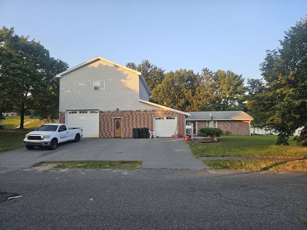 7 Lisa Rd, Peabody