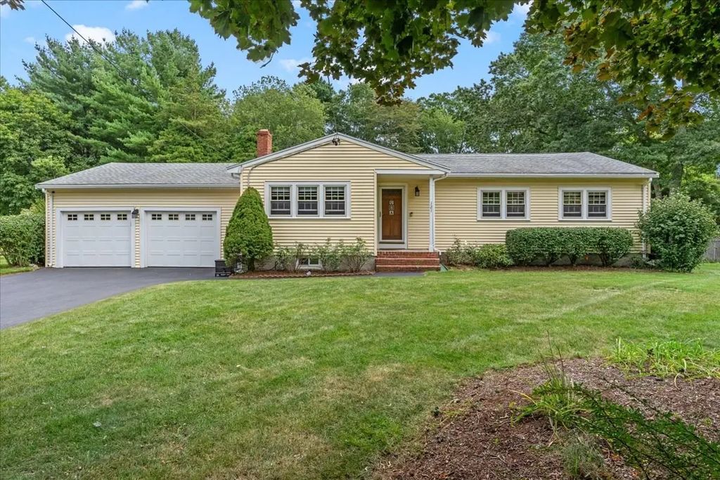 121 Twin Fawn Dr, Hanover
