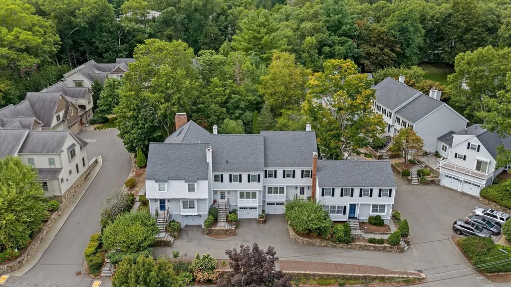 30 Pleasant Street #30, Wellesley
