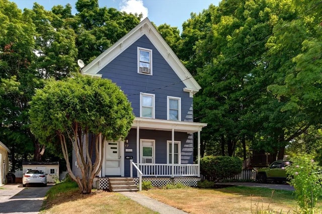 17 Church St, Hopkinton