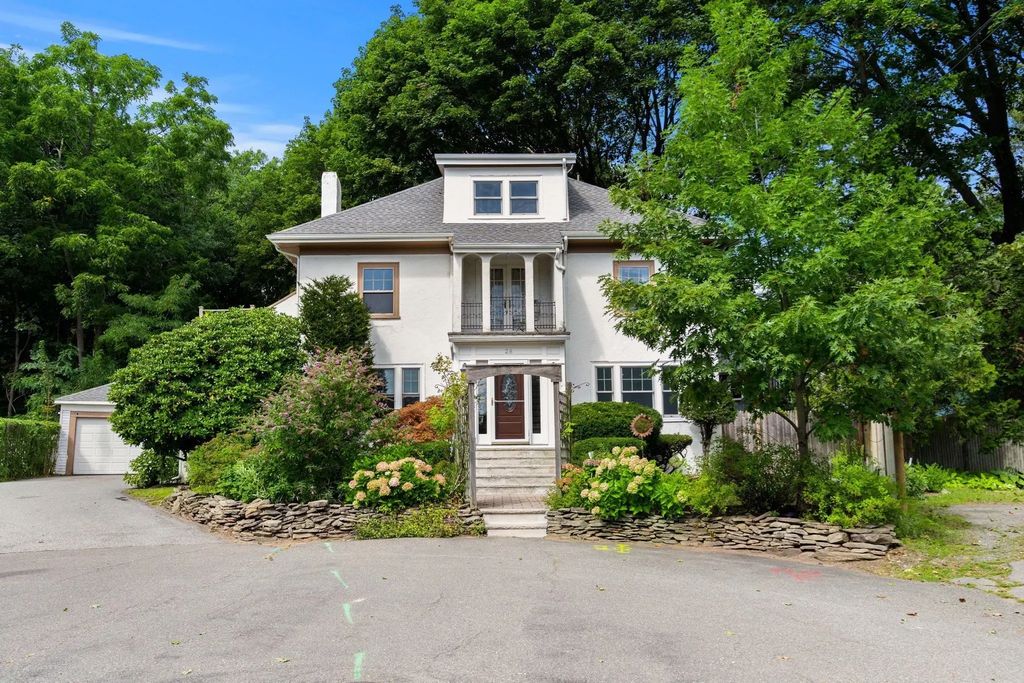 28 Preston Beach Road, Marblehead