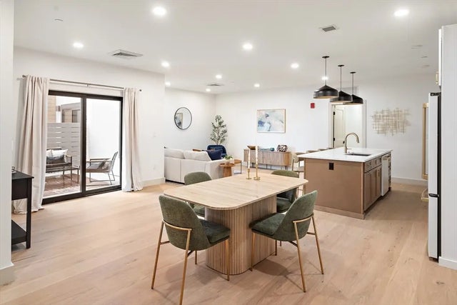 1025 Massachusetts Avenue #211, Arlington