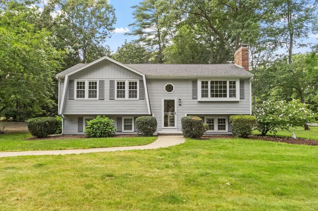 96 East Street, Pepperell