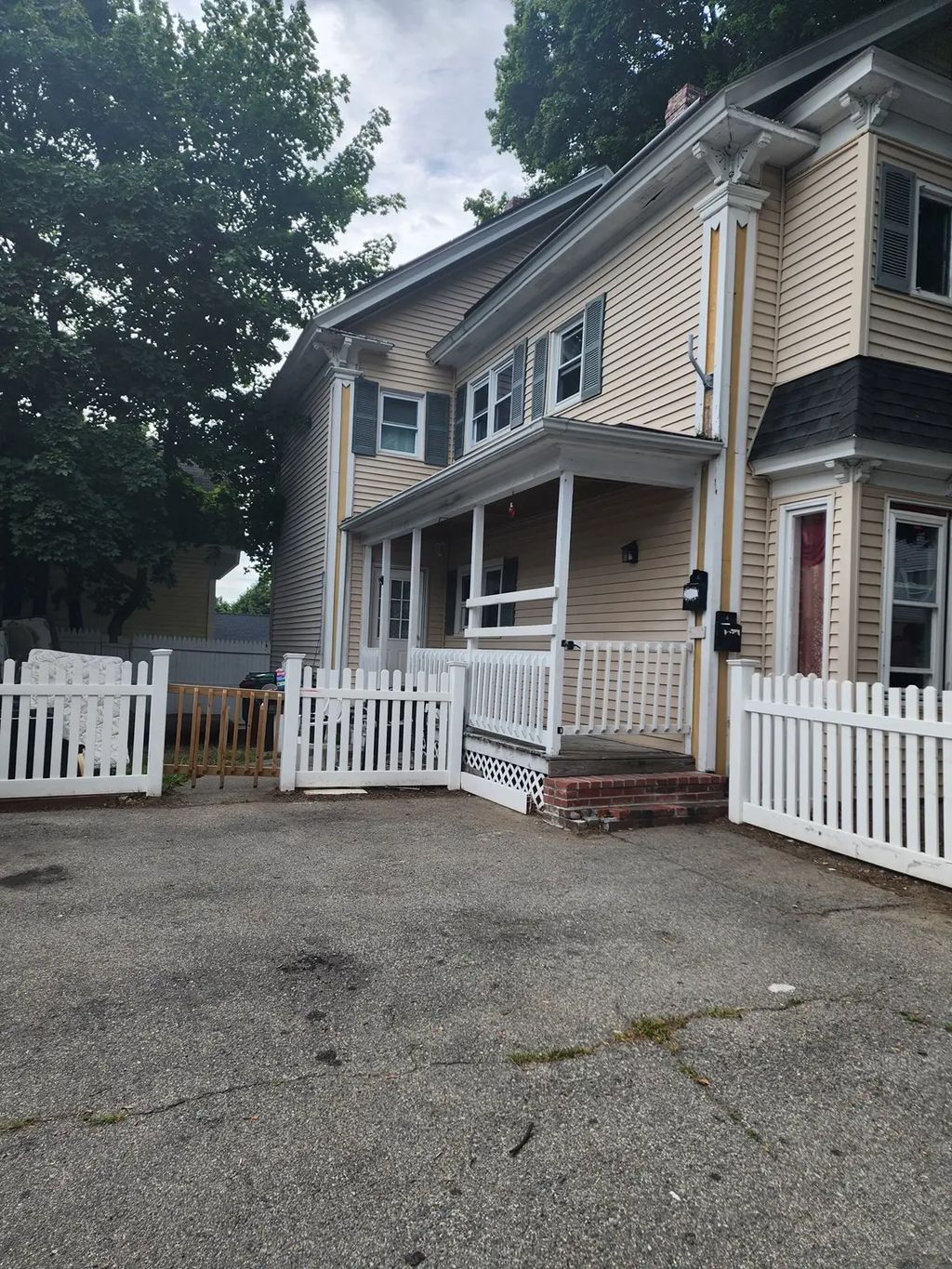 76 Fremont St, Lowell
