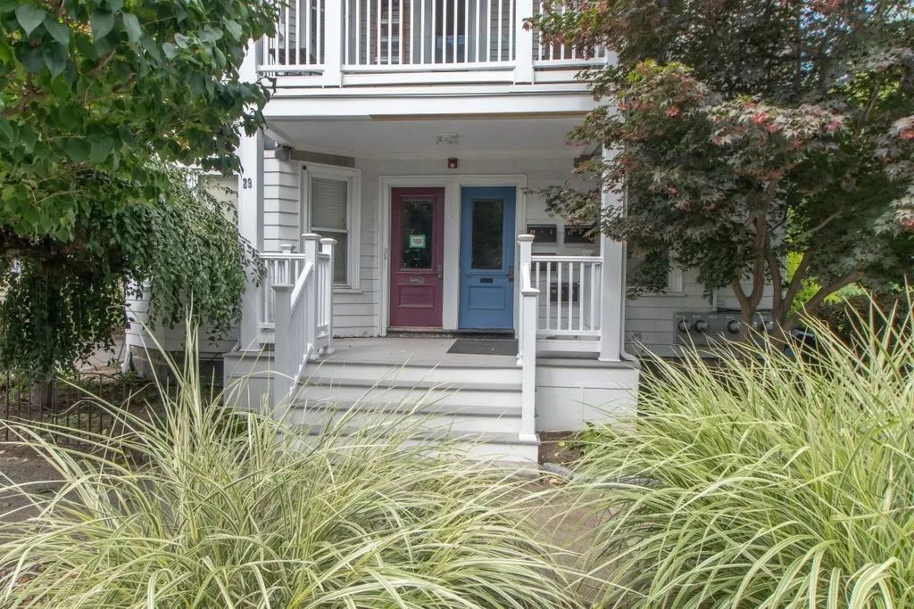 29 Leach St #3, Salem