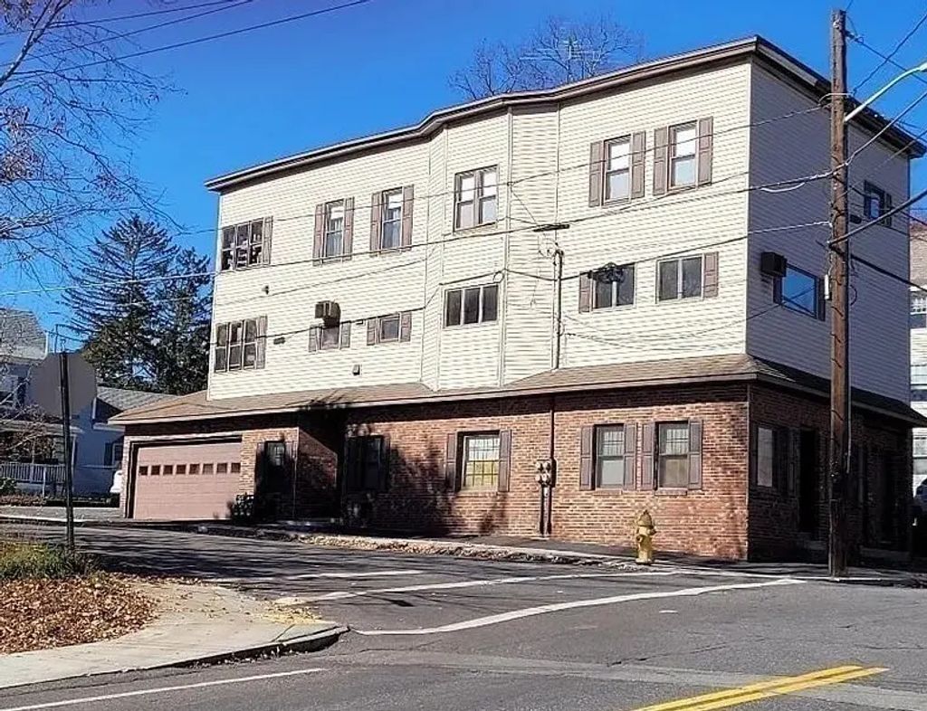182 West St #182, Leominster