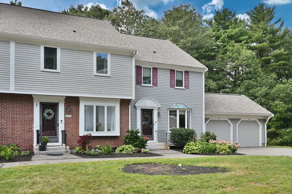 803 Foxwood Circle #803, Peabody