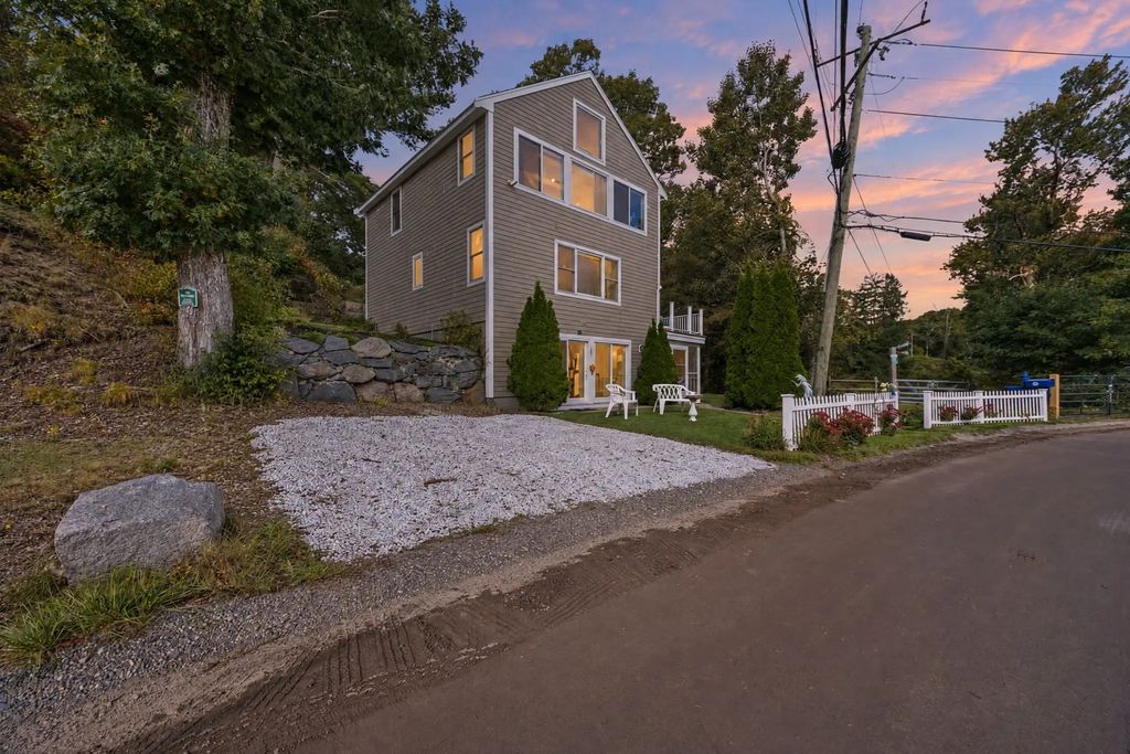 197 Roxy Cahoon Rd, Plymouth