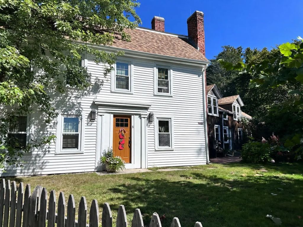 5 Putnam Hill Rd, Sutton
