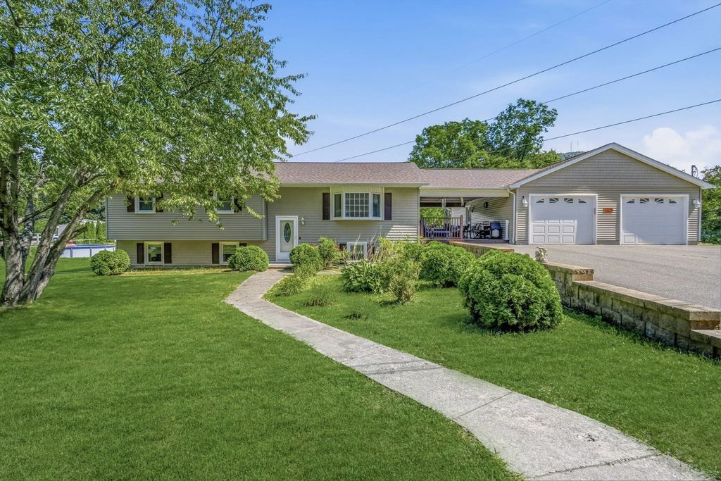45 Brook St, Easthampton