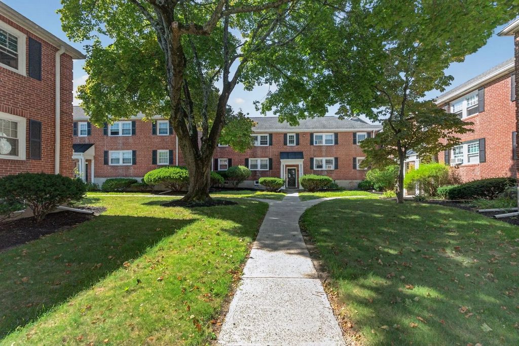 930 Massachusetts Ave #5, Arlington