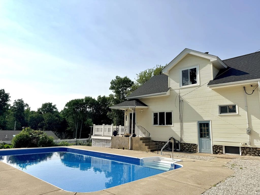 22 Pelican Ave, Worcester