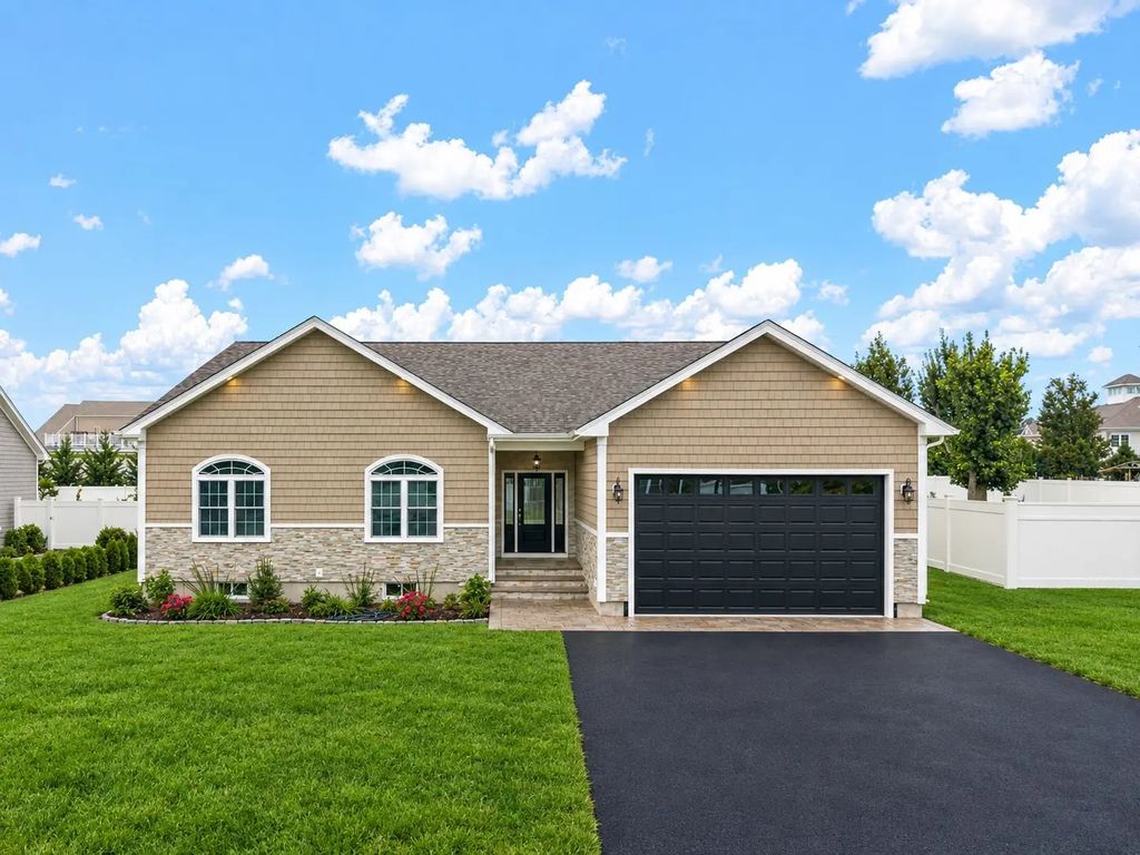 111 Farland Cir, New Bedford