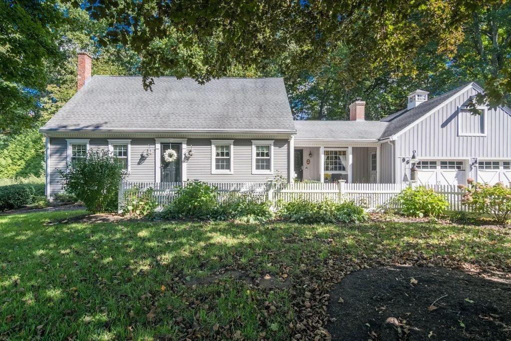 96 Sweetfern Dr, West Springfield