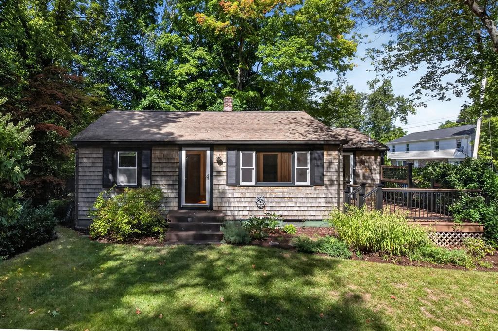 10 Hayward St, Randolph