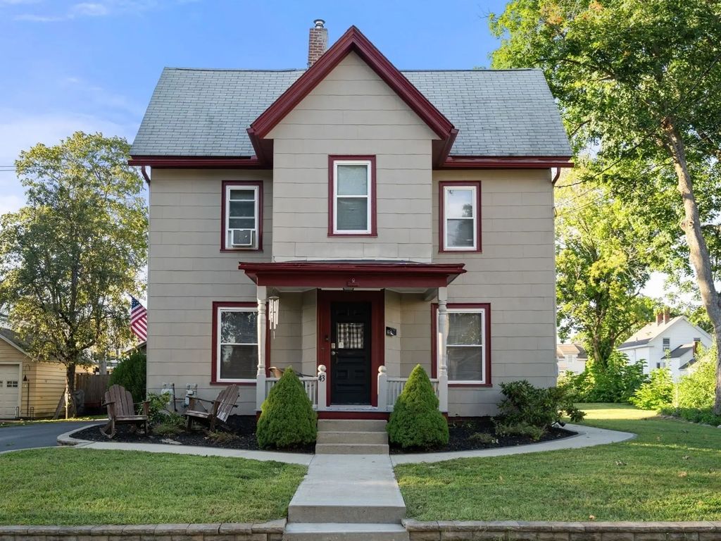 43 Pleasant St, Hudson
