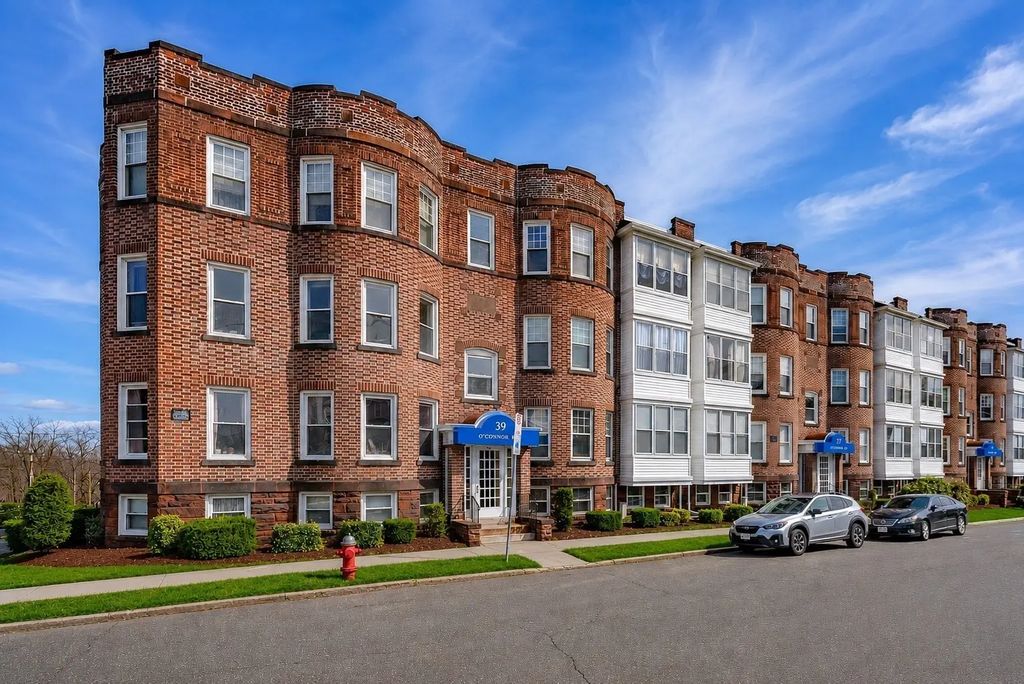 39 O'connor Ave #2r, Holyoke
