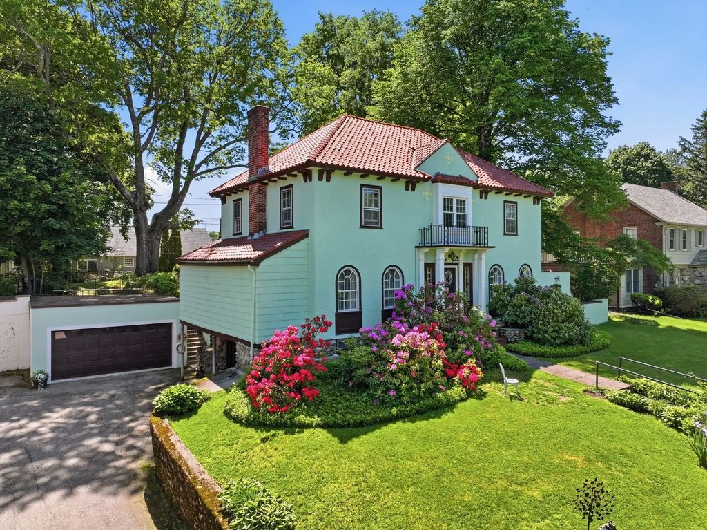 32 Terrace Dr, Worcester